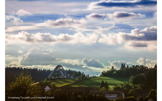Blick auf die Skisprungschanze in Winterberg